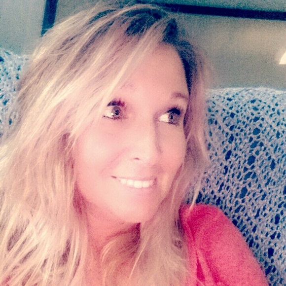 Meet your Posher, Denee - Picture 1 of 1